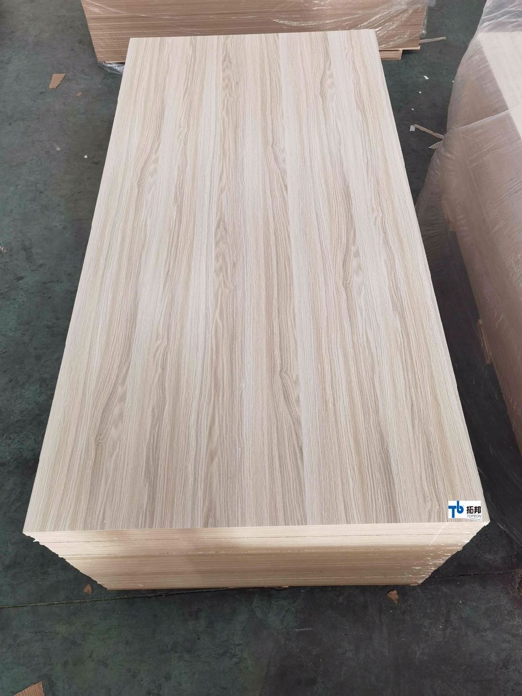 Tablero de MDF laminado de melamina de alta calidad para la fabricaci&oacute;n de muebles